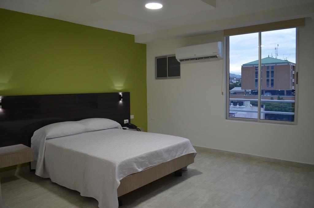 Hotel Arthur Brich Кукута Экстерьер фото