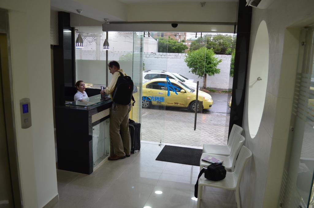 Hotel Arthur Brich Кукута Экстерьер фото